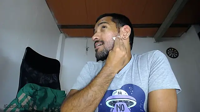 Snapshot of Carlo_yates chatting on 03.10.25 Carlo yates online show from 03.10.25