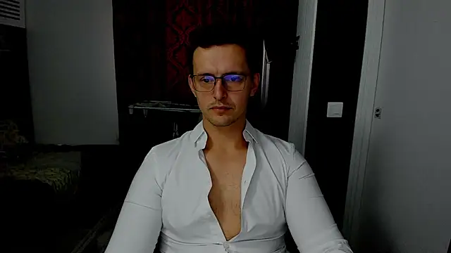 sexxymuscles4u online show from 10.31.25