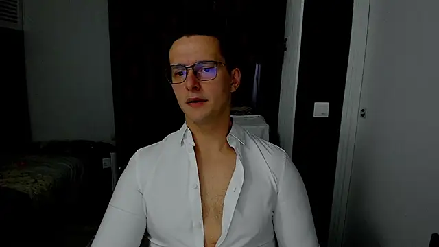 sexxymuscles4u online show from 11.18.25