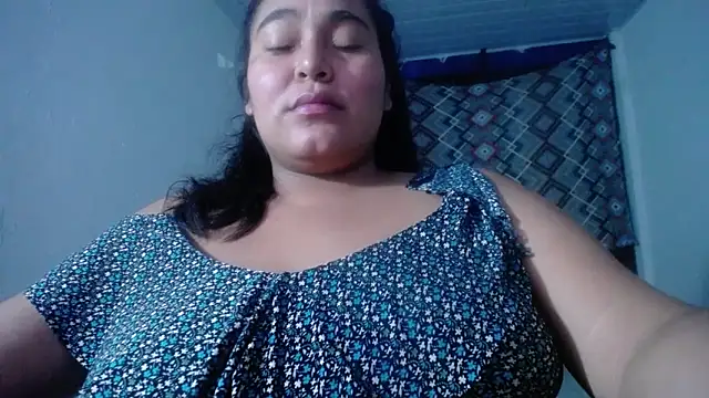 Snapshot of sirena_15 chatting on 04.23.26 sirena 15 online show from 04.23.26