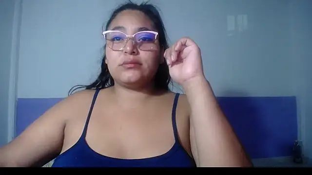 Snapshot of sirena_15 chatting on 05.04.26 sirena 15 online show from 05.04.26