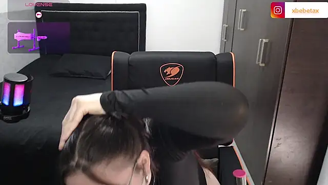 Snapshot of xxbbtaa chatting on 09.25.25 xxbbtaa online show from 09.25.25