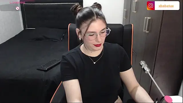 Snapshot of xxbbtaa chatting on 10.23.25 xxbbtaa online show from 10.23.25