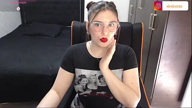 Snapshot of xxbbtaa chatting on 10.29.25 xxbbtaa online show from 10.29.25