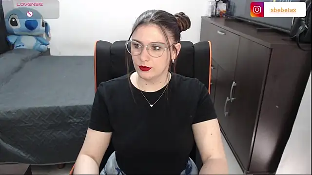 Snapshot of xxbbtaa chatting on 11.21.25 xxbbtaa online show from 11.21.25