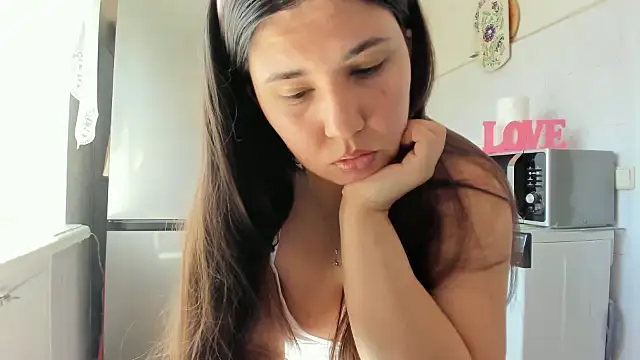 Snapshot of MiaMarrone chatting on 05.16.26 MiaMarrone online show from 05.16.26