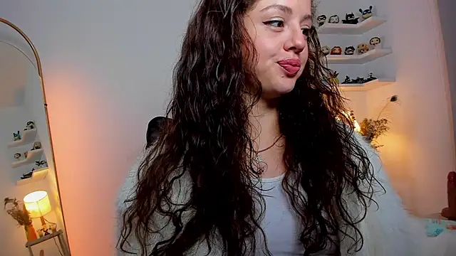 Cassandra Caiin online show from 12.01.25