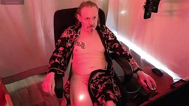 Snapshot of Richy__Rich_ chatting on 06.18.26 Richy Rich online show from 06.18.26