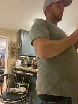 Snapshot of smokeymt420 chatting on 12.10.24 smokeymt420 online show from 12.10.24