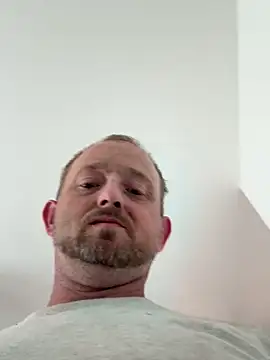 Snapshot of smokeymt420 chatting on 09.10.25 smokeymt420 online show from 09.10.25