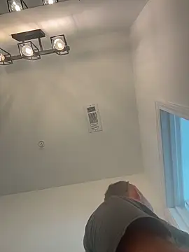 Snapshot of smokeymt420 chatting on 10.02.25 smokeymt420 online show from 10.02.25