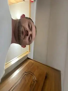 Snapshot of smokeymt420 chatting on 11.04.25 smokeymt420 online show from 11.04.25