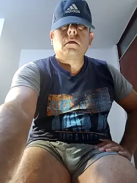 chicoguapo8 online show from 11.11.25