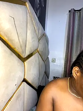 Snapshot of catty3232 chatting on 10.04.25 catty3232 online show from 10.04.25