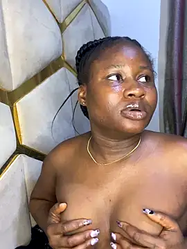 Snapshot of catty3232 chatting on 10.13.25 catty3232 online show from 10.13.25