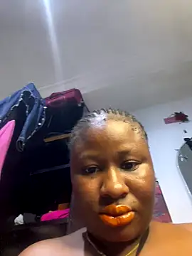 Snapshot of catty3232 chatting on 10.28.25 catty3232 online show from 10.28.25