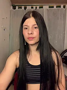Snapshot of Estefani_32 chatting on 06.13.26 Estefani 32 online show from 06.13.26