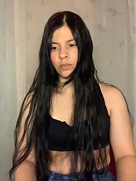 Snapshot of Estefani_32 chatting on 06.27.26 Estefani 32 online show from 06.27.26
