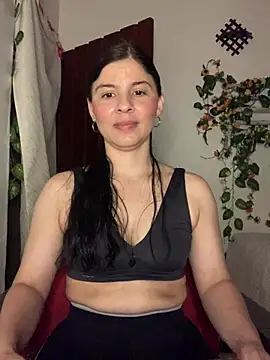 Snapshot of Estefani_32 chatting on 07.10.26 Estefani 32 online show from 07.10.26
