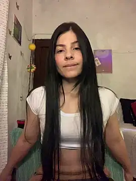 Snapshot of Estefani_32 chatting on 07.14.26 Estefani 32 online show from 07.14.26