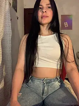 Snapshot of Estefani_32 chatting on 07.16.26 Estefani 32 online show from 07.16.26