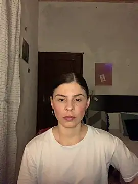 Snapshot of Estefani_32 chatting on 07.17.26 Estefani 32 online show from 07.17.26