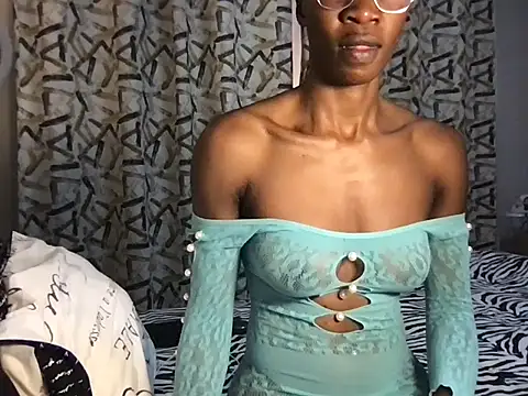 Snapshot of choco_petite chatting on 02.27.25 choco petite online show from 02.27.25