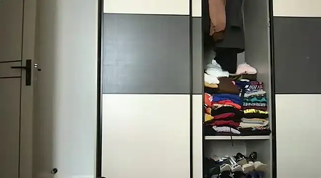 Snapshot of choco_petite chatting on 03.08.25 choco petite online show from 03.08.25