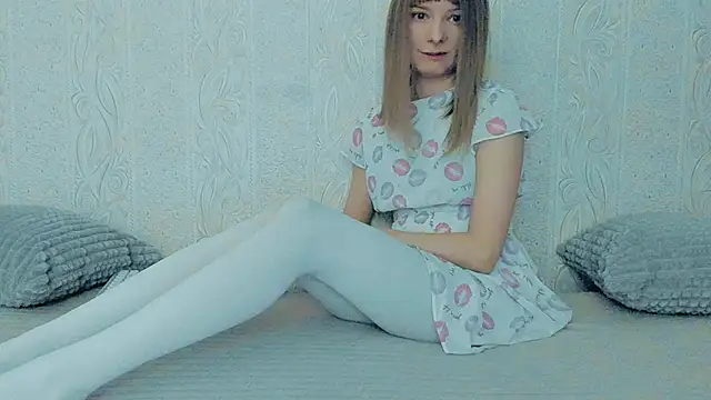 Snapshot of YourCaramel chatting on 03.16.25 YourCaramel online show from 03.16.25