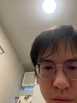 Snapshot of charlie_xdd chatting on 03.15.25 charlie xdd online show from 03.15.25