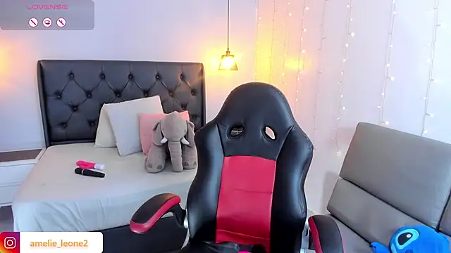 AMELIELEONE online show from 01.13.25