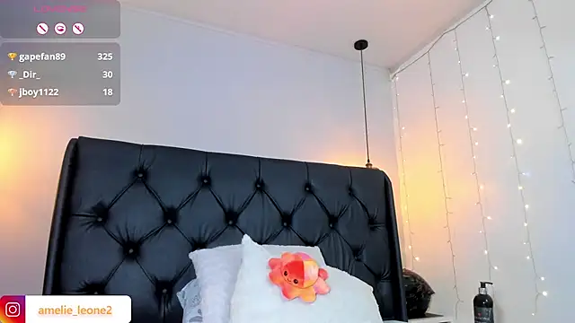 AMELIELEONE online show from 02.17.25