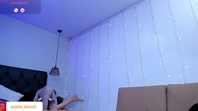 AMELIELEONE online show from 02.27.25