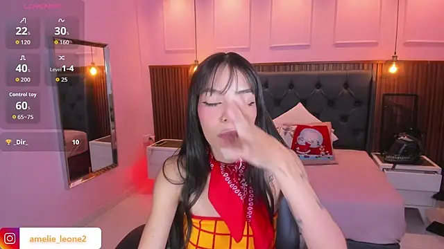 AMELIELEONE online show from 11.26.25