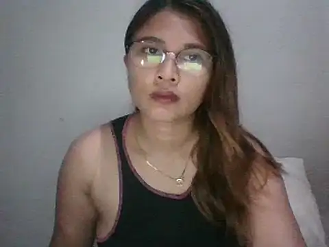 Snapshot of wildsexypinay33x chatting on 12.21.24 wildsexypinay33x online show from 12.21.24