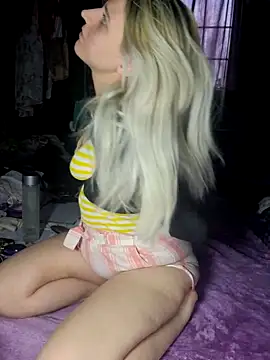 Snapshot of ScarletCallings420 chatting on 02.23.25 ScarletCallings420 online show from 02.23.25