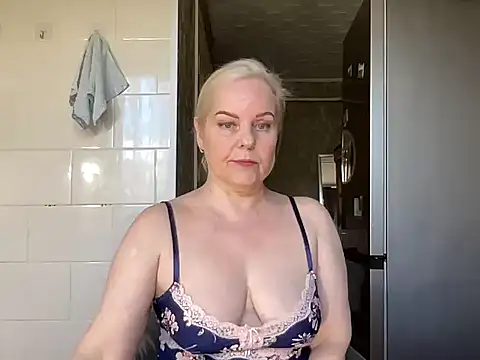 Snapshot of milaja chatting on 04.26.26 milaja online show from 04.26.26