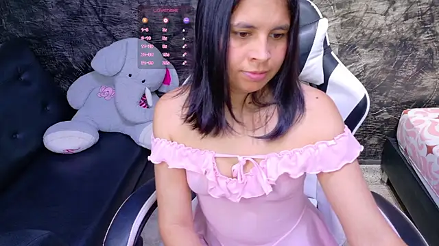 Snapshot of olivia_love_ chatting on 05.10.26 olivia love online show from 05.10.26