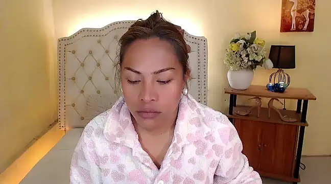 DreamLADYBOY online show from 12.27.24