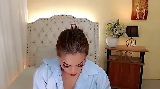 DreamLADYBOY online show from 01.03.25