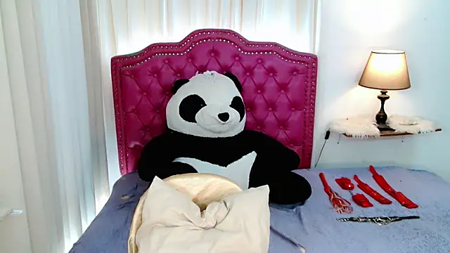 Snapshot of DreamLADYBOY chatting on 05.03.26 DreamLADYBOY online show from 05.03.26