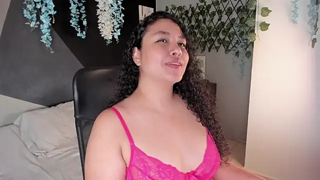 Snapshot of alixon_fiore5 chatting on 06.06.26 alixon fiore5 online show from 06.06.26