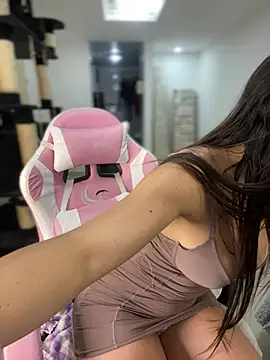 MiaJones21 online show from 02.05.25