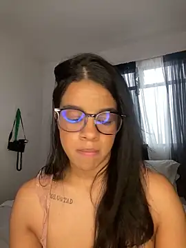 trianawhite online show from 02.10.26