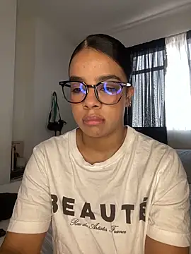 trianawhite online show from 03.25.26