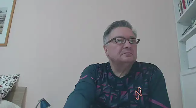 Snapshot of YOU6me chatting on 12.31.24 YOU6me online show from 12.31.24