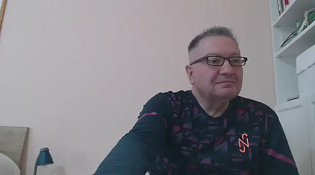 Snapshot of YOU6me chatting on 01.01.25 YOU6me online show from 01.01.25