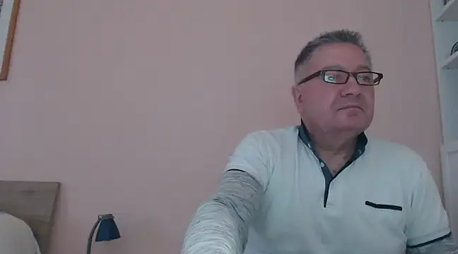 Snapshot of YOU6me chatting on 01.14.25 YOU6me online show from 01.14.25
