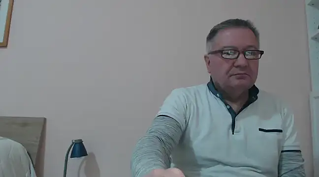 Snapshot of YOU6me chatting on 01.14.25 YOU6me online show from 01.14.25