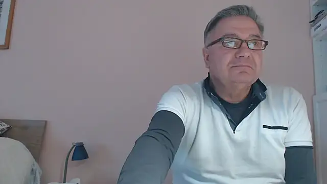 Snapshot of YOU6me chatting on 02.16.25 YOU6me online show from 02.16.25
